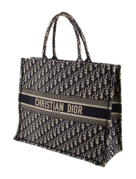 christian dior tote price.